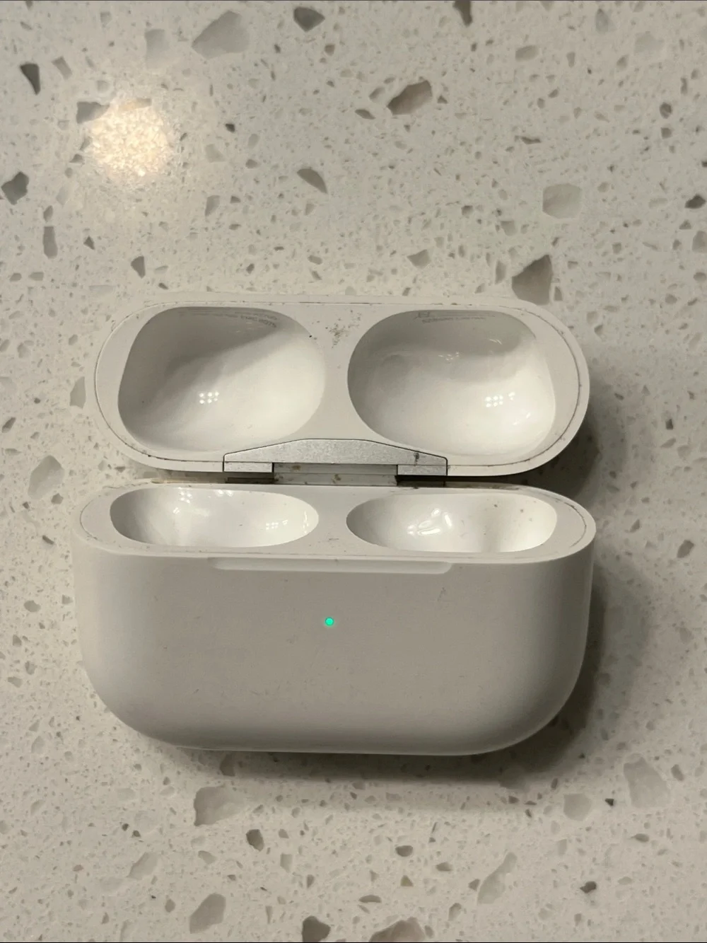 Apple MagSafe Charging Case (USB-C) for AirPods Pro 2 - Genuine A2968 Only